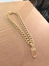 Chain Wristlet Gold (9mm) Curb